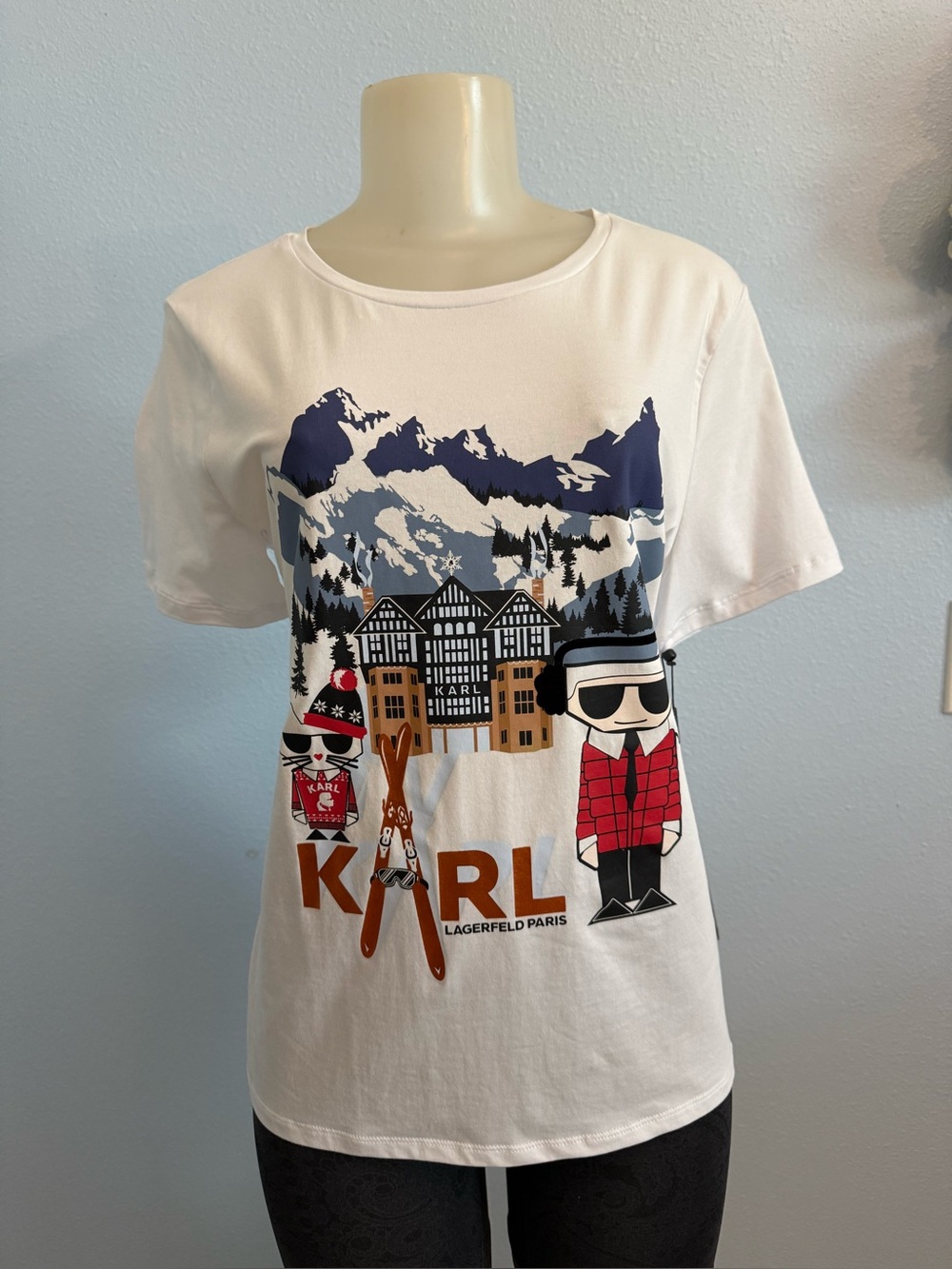 Karl Lagerfeld White Ski Graphic Tee with Navy & Red Accents. Size: M NWT